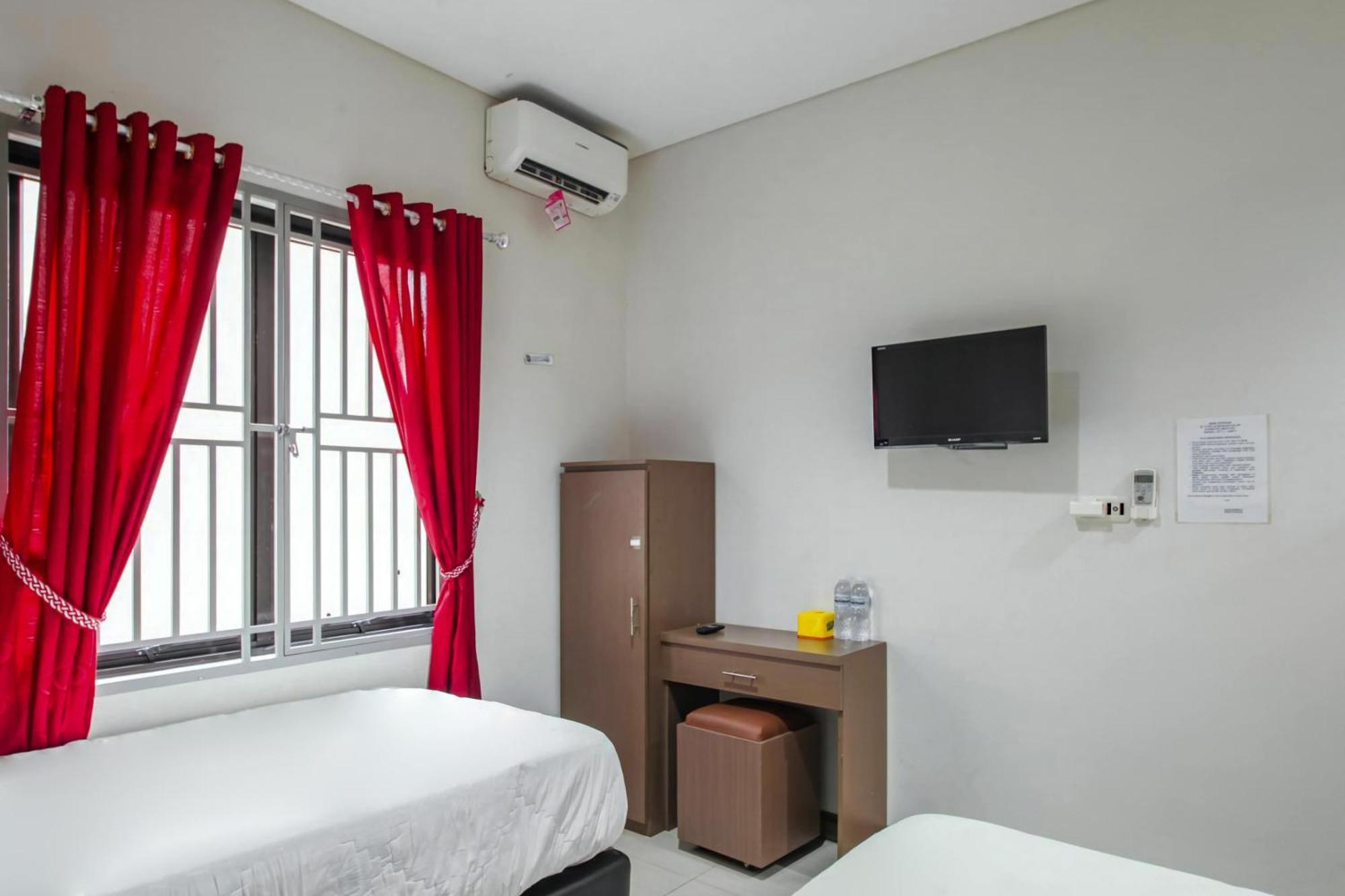 Capital O 93589 Hotel Wongso Syariah Pangkal Pinang Exterior photo